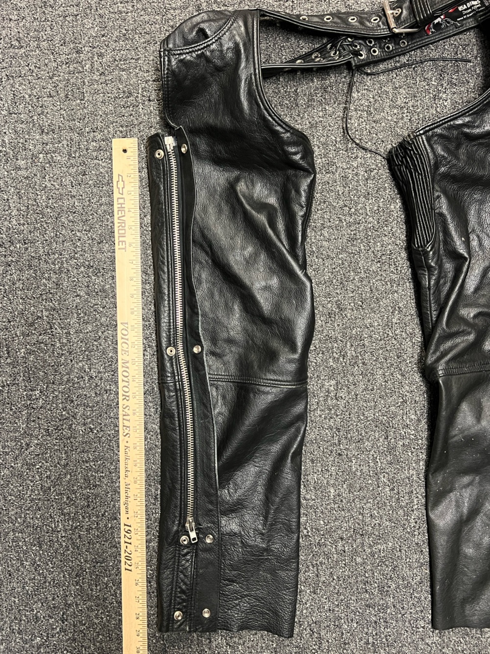 USA Bikers Dream Leather, Lined Chaps with Adjustable Buckle Waist Unisex Size L - Picture 11 of 12